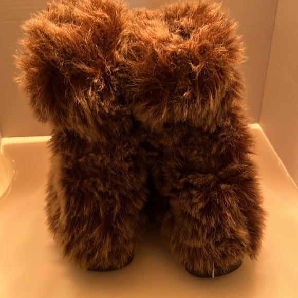 No Boundries Shaggy Winter Tie Brown Furry Boots - Picture 2 of 5